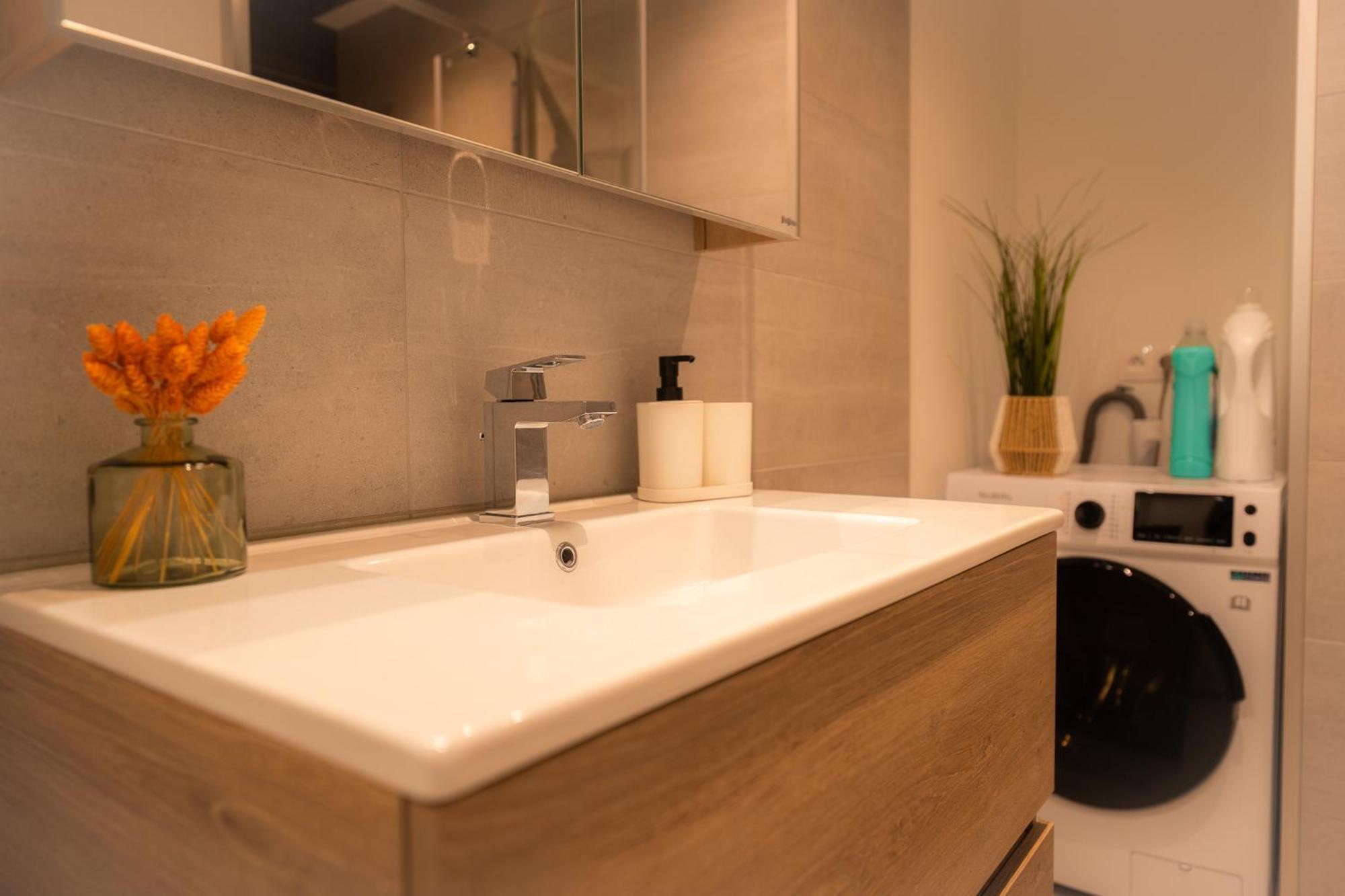 Appartement Cosy Pres De Tout ! มงส์ ภายนอก รูปภาพ